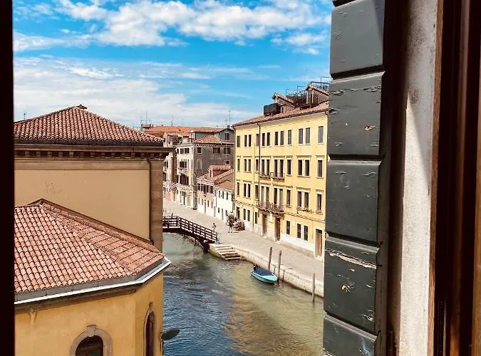 Corte Rossa Couette-café 3*