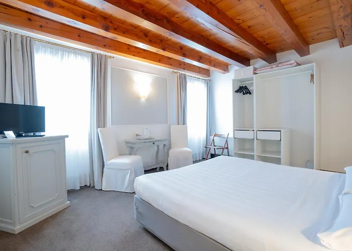 Corte Rossa 3* Venice