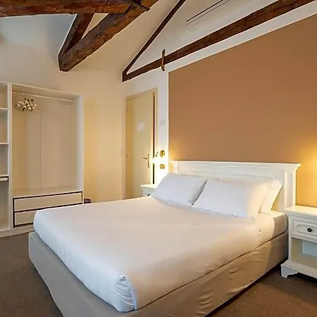 Corte Rossa 3* Βενετία