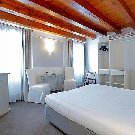 Corte Rossa Bed and Breakfast Βενετία