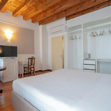 Corte Rossa Bed and Breakfast 3*
