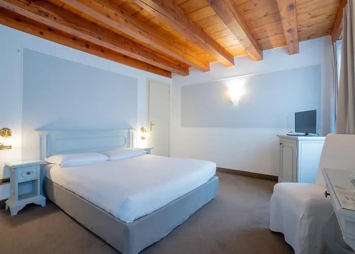 Corte Rossa 3* Венеция