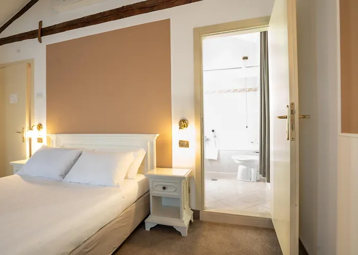 Corte Rossa 3* Венеция